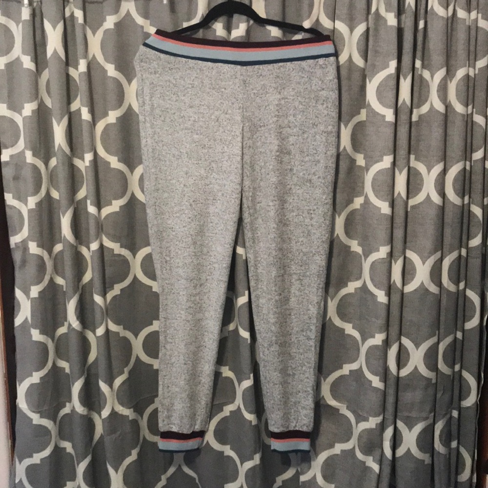 grey sweatpants